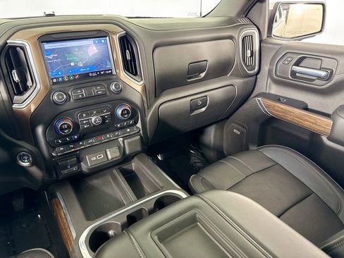 Used 2021 Chevrolet Silverado 1500 High Country w/ Technology Package AWD/4WD image 29