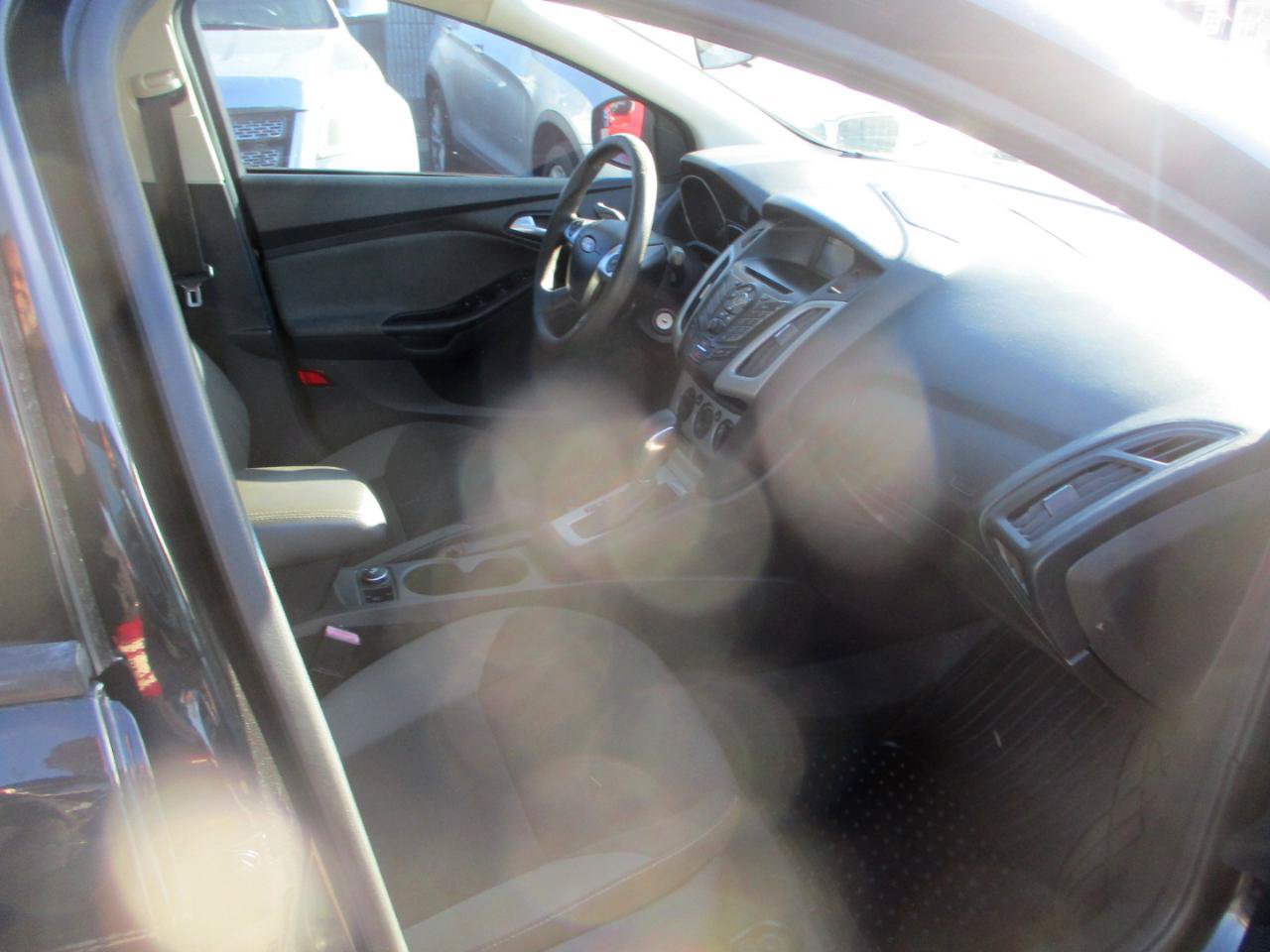 Used 2012 Ford Focus SE FWD image 7