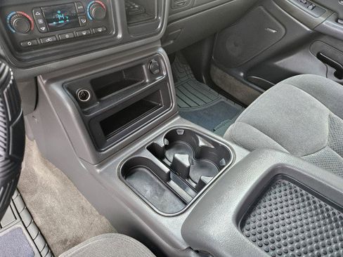 Used 2005 Chevrolet Silverado 2500 LS w/ Heavy-Duty Power Package image 17