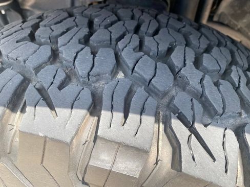 Used 2022 Jeep Wrangler Unlimited Rubicon w/ Xtreme Recon 35" Tire Package AWD/4WD image 5