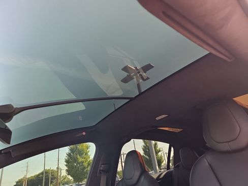 Used 2018 Tesla Model X 75D AWD/4WD image 16