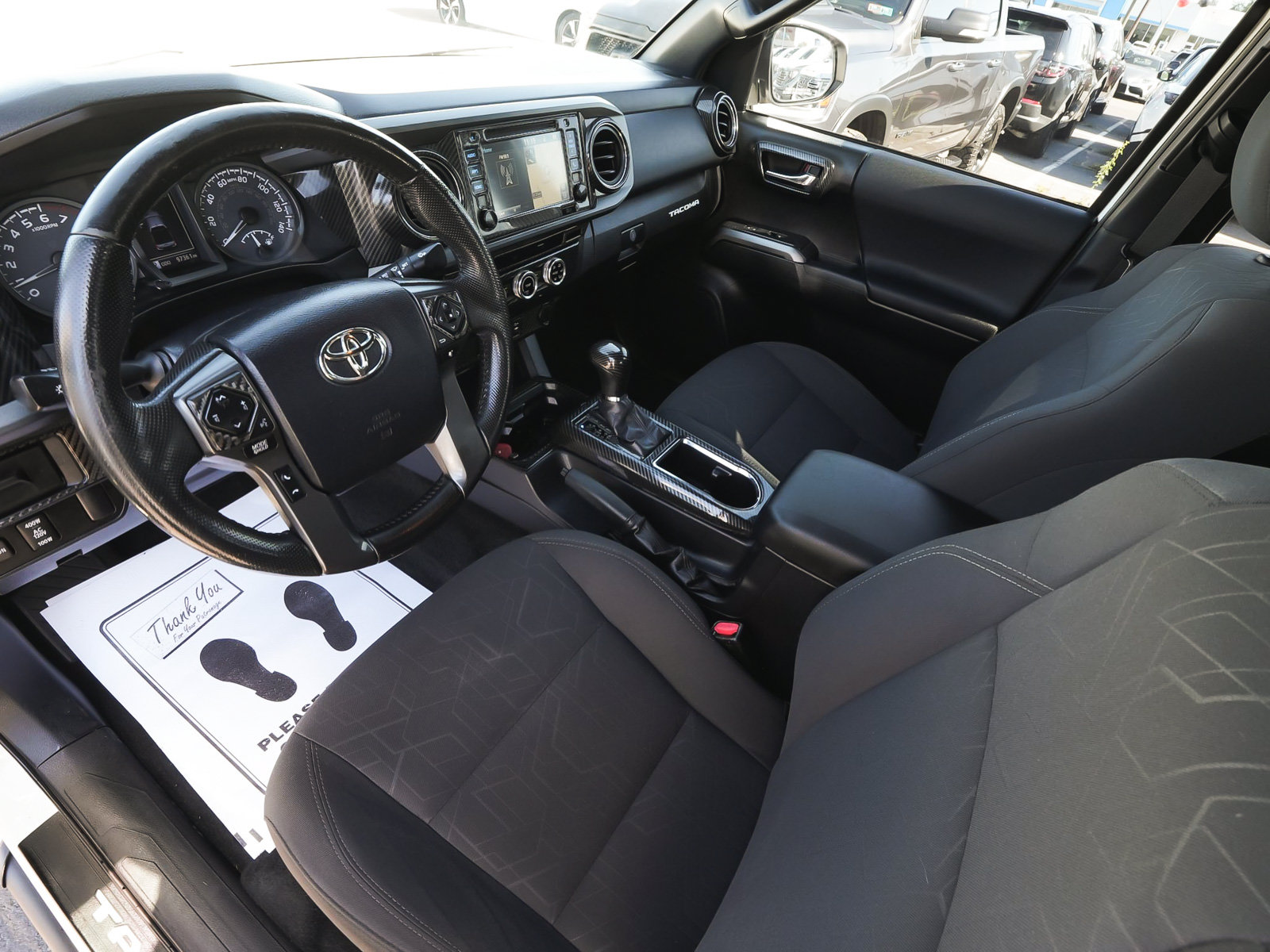Used 2016 Toyota Tacoma TRD Sport w/ Towing Package AWD/4WD image 17