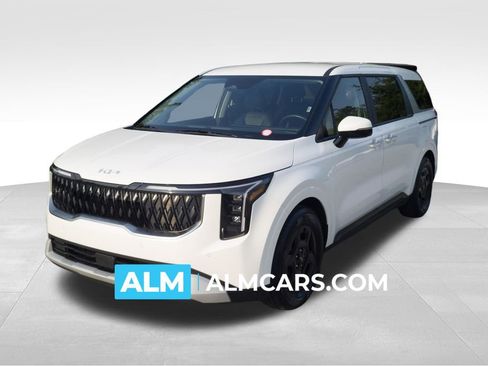 Used 2025 Kia Carnival FWD image 1