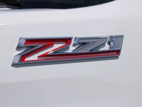 Used 2023 Chevrolet Silverado 2500 LT AWD/4WD image 16