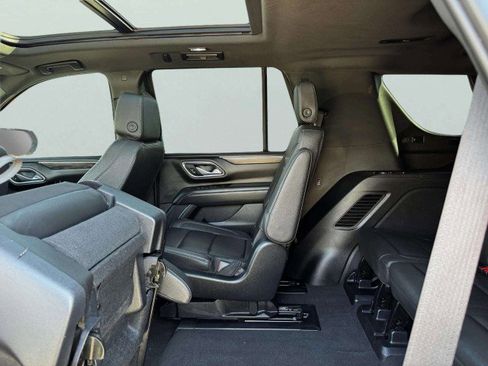 Used 2023 Chevrolet Tahoe Z71 w/ Luxury Package image 37