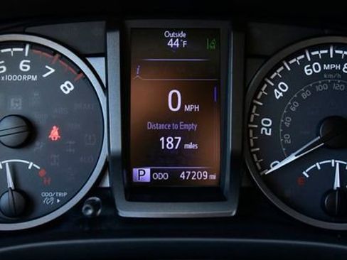 Used 2018 Toyota Tacoma TRD Sport image 25