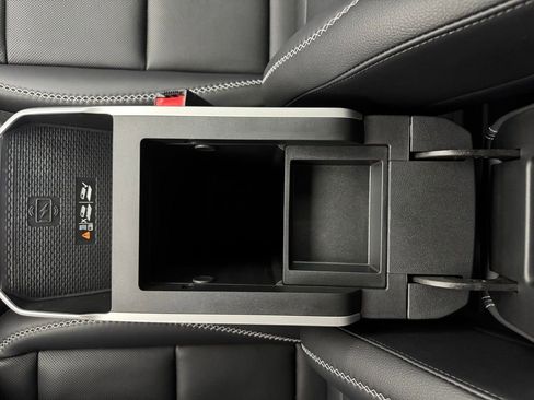 Used 2026 GMC Terrain Denali image 30