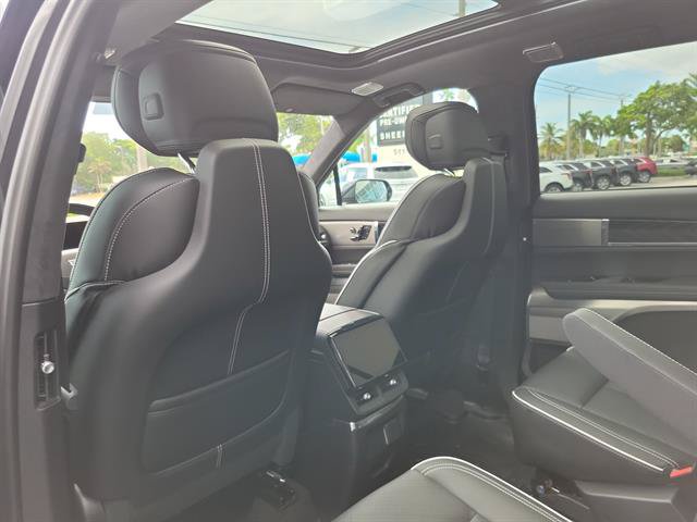 Certified 2026 Cadillac Vistiq Platinum w/ LPO, Floor Liner Package AWD/4WD image 11