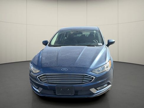 Used 2018 Ford Fusion SE w/ Equipment Group 201A image 2