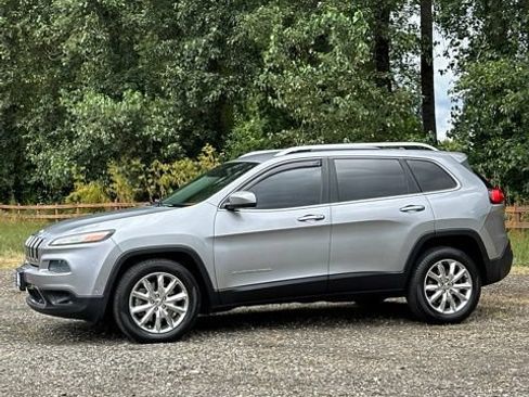 Used 2014 Jeep Cherokee Limited w/ Technology Group FWD image 5