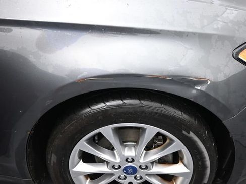 Certified 2017 Ford Fusion SE FWD image 11
