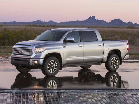 Used 2014 Toyota Tundra SR5 w/ TRD Off Road Package image 5
