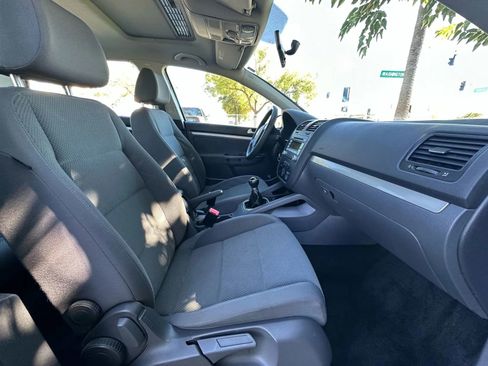 Used 2008 Volkswagen Rabbit S image 8