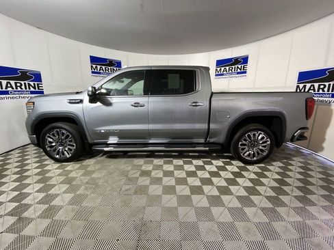 Used 2024 GMC Sierra 1500 Denali w/ Technology Package AWD/4WD image 10