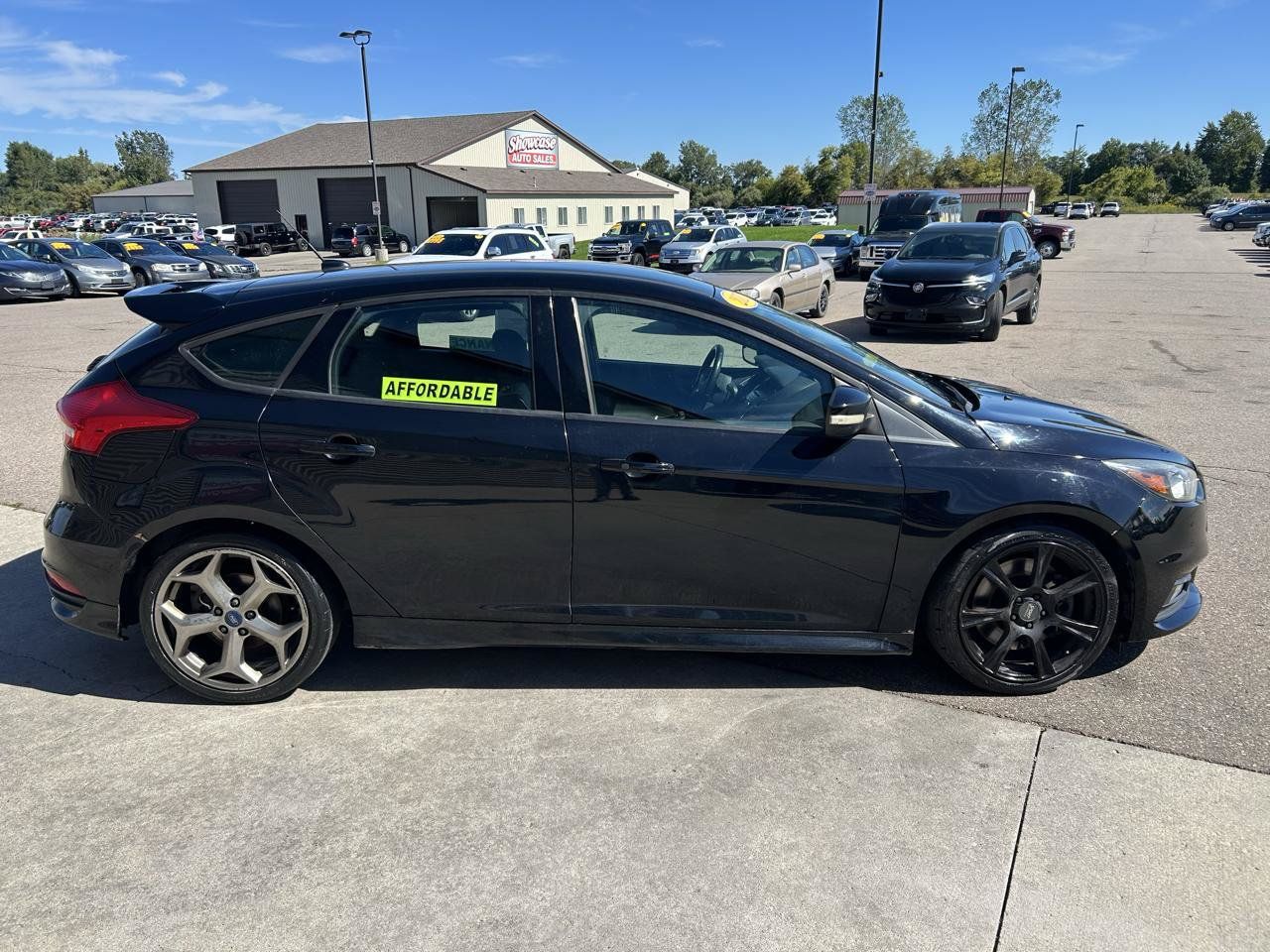 Used 2017 Ford Focus ST FWD image 4
