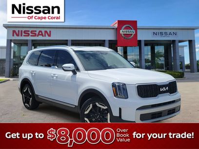 Used 2025 Kia Telluride EX w/ EX Captain's Chair Package