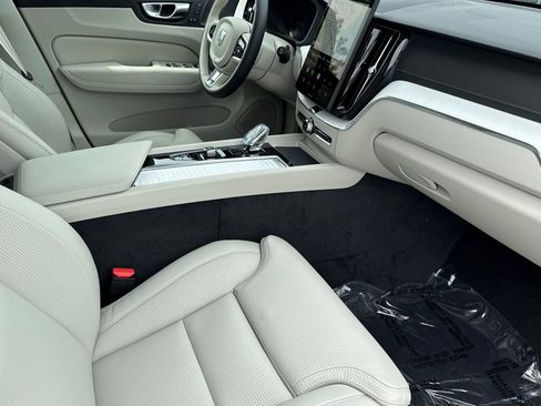 New 2026 Volvo XC60 B5 Ultra w/ Protection Package Premier image 18