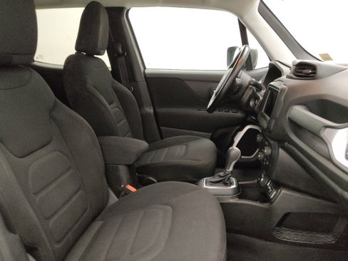 Used 2020 Jeep Renegade Latitude w/ Cold Weather Group AWD/4WD image 21
