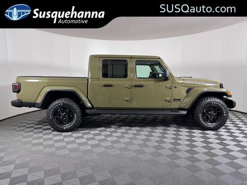 New 2025 Jeep Gladiator Sport image 10