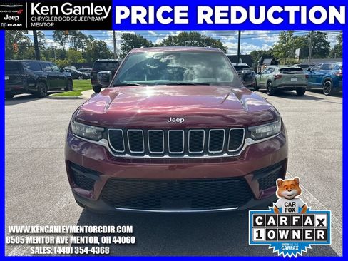 Used 2025 Jeep Grand Cherokee Laredo w/ Luxury Tech Group I AWD/4WD image 3