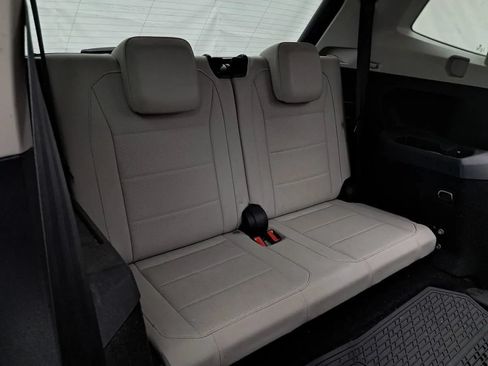 Used 2018 Volkswagen Tiguan SEL w/ 3rd Row Seat Package AWD/4WD image 21