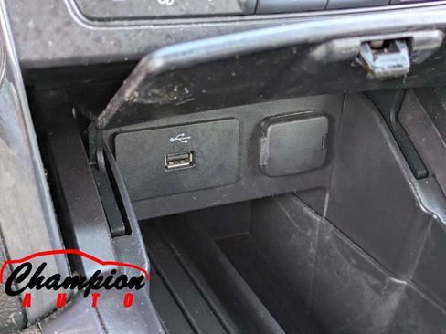 Used 2017 Ford Explorer XLT FWD image 25