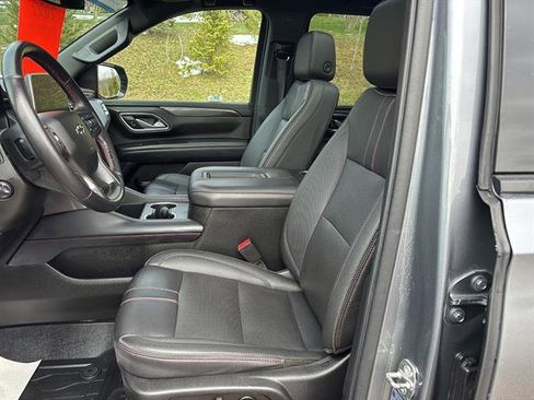 Used 2022 Chevrolet Suburban RST w/ Luxury Package image 11