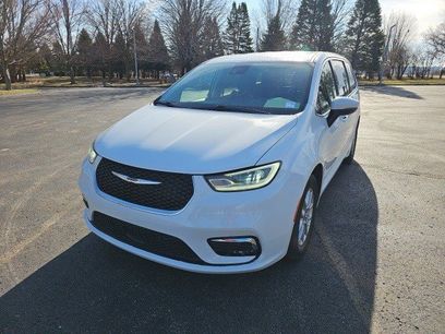 Used 2023 Chrysler Pacifica Touring-L