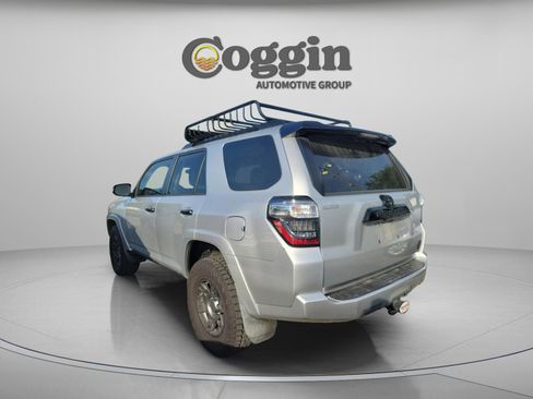 Used 2020 Toyota 4Runner Venture AWD/4WD image 2