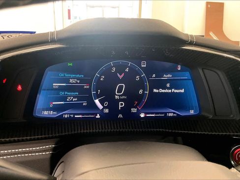 Used 2021 Chevrolet Corvette Stingray Preferred Cpe w/ Z51 Performance Package RWD image 21