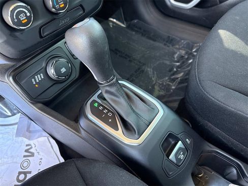 Used 2020 Jeep Renegade Sport image 23