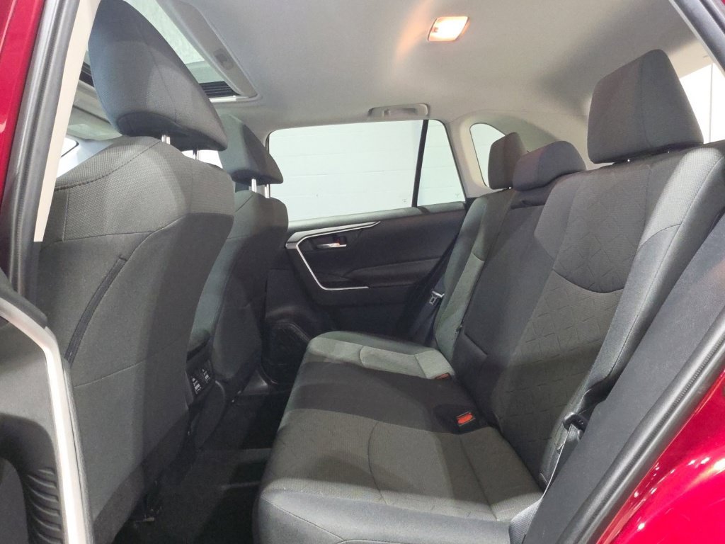 Certified 2021 Toyota RAV4 XLE w/ Convenience Package AWD/4WD image 15