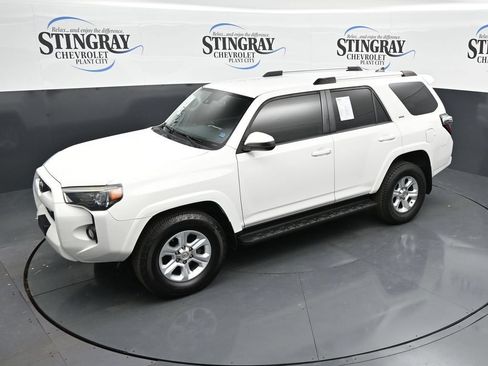 Used 2020 Toyota 4Runner SR5 AWD/4WD image 20
