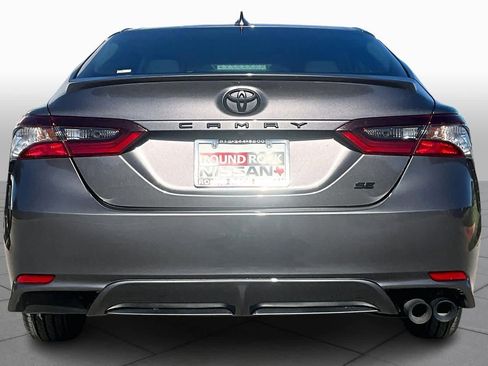 Used 2024 Toyota Camry SE image 5