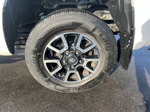 Used 2018 Toyota Tundra SR5 image 18