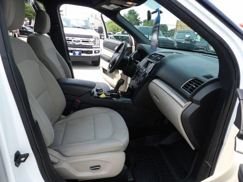 Certified 2018 Ford Explorer XLT AWD/4WD image 31