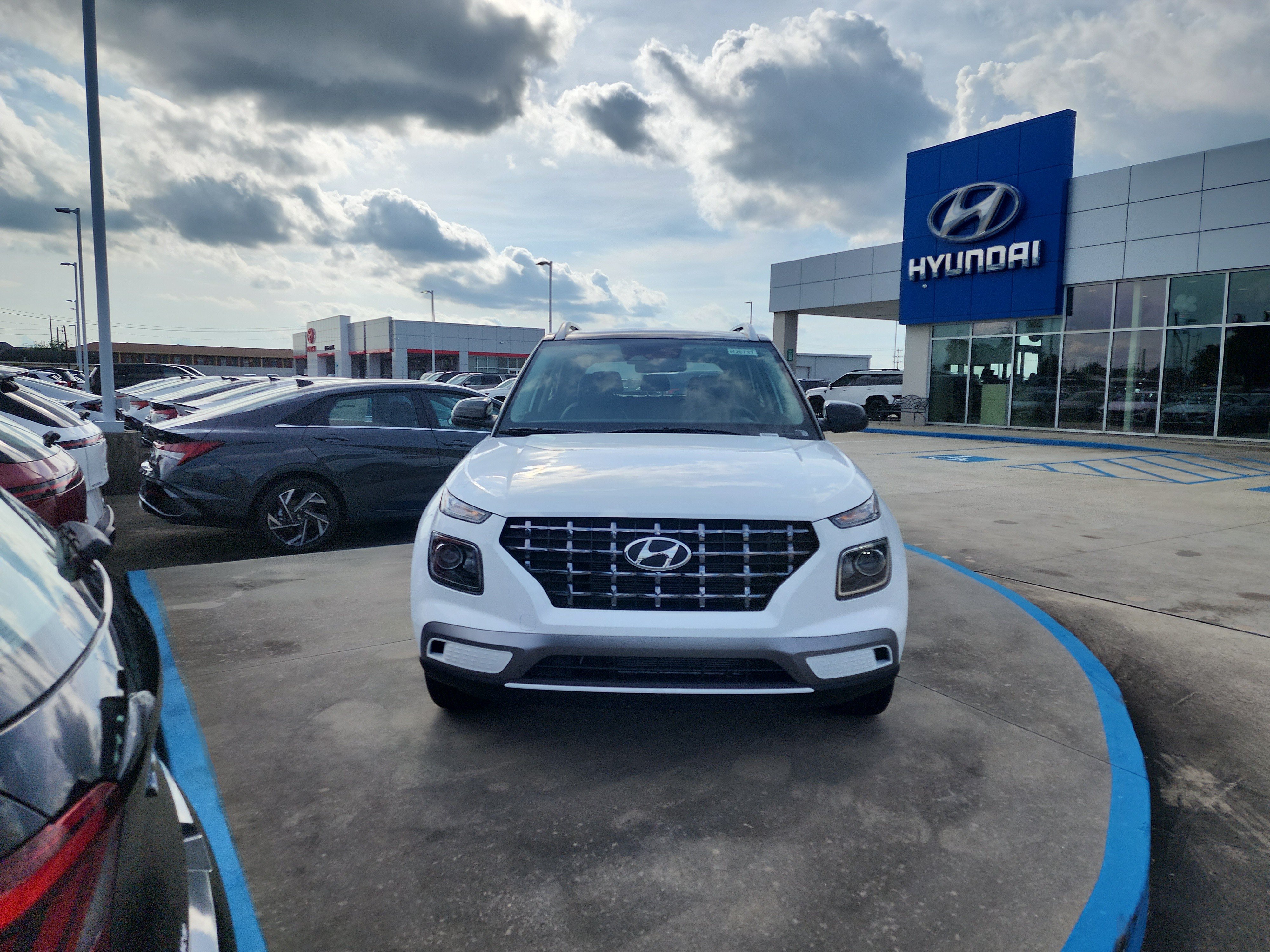 New 2026 Hyundai Venue SEL FWD image 2