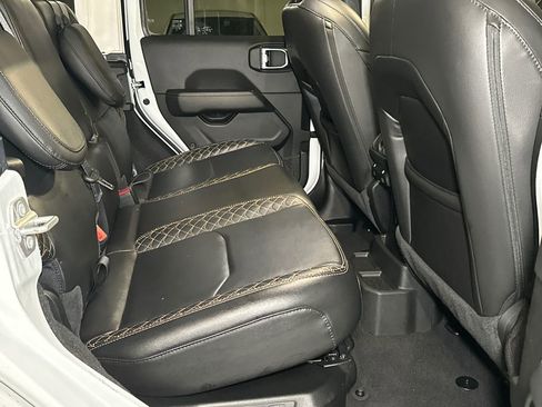 Used 2021 Jeep Wrangler Unlimited Sahara image 14