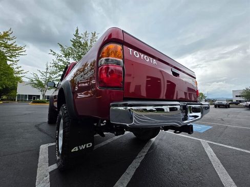 Used 2004 Toyota Tacoma 4x4 Xtracab V6 w/ Convenience Pkg image 11