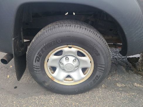 Used 2013 Toyota Tacoma 4x4 Regular Cab image 8