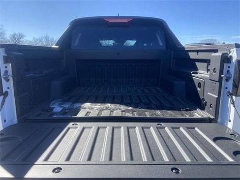 Certified 2025 Hyundai Santa Cruz SE image 10