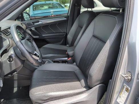 Certified 2023 Volkswagen Tiguan SE R-Line FWD image 9