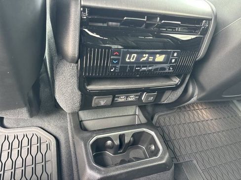 New 2026 Jeep Grand Wagoneer Limited AWD/4WD image 18