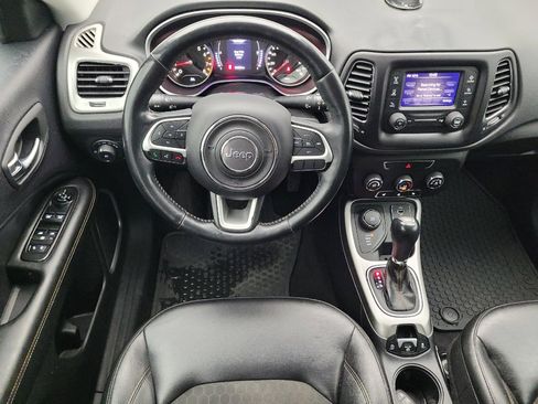 Used 2018 Jeep Compass Latitude w/ Cold Weather Group AWD/4WD image 22