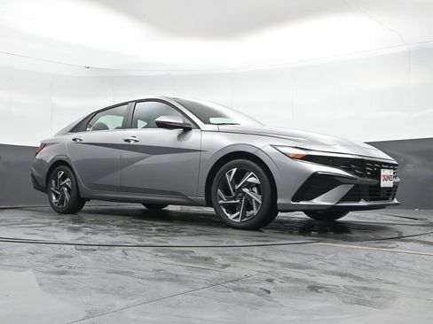 New 2026 Hyundai Elantra Limited image 47