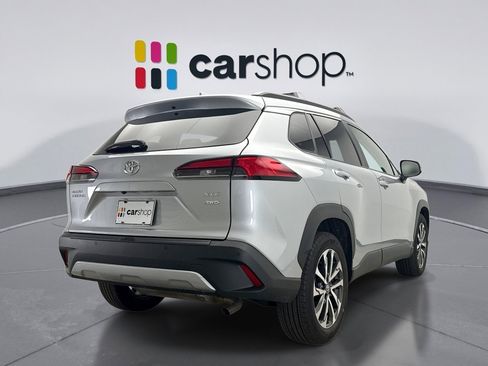 Used 2024 Toyota Corolla Cross XLE w/ Convenience Package image 5