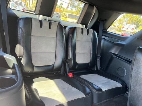 Used 2017 Ford Explorer XLT w/ Equipment Group 202A image 37
