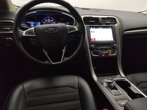 Used 2017 Ford Fusion SE w/ Equipment Group 201A FWD image 22