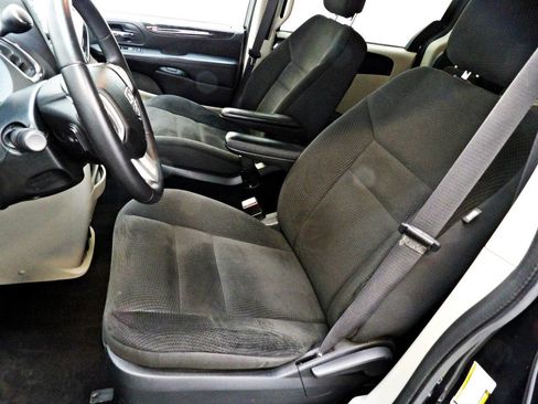 Used 2017 Dodge Grand Caravan SE w/ Power Window Group image 17