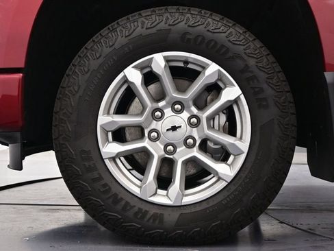Used 2025 Chevrolet Silverado 1500 RST w/ Z71 Off-Road Package AWD/4WD image 44